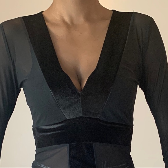 See through fitting dress with velvet lining - Picture 3 of 3